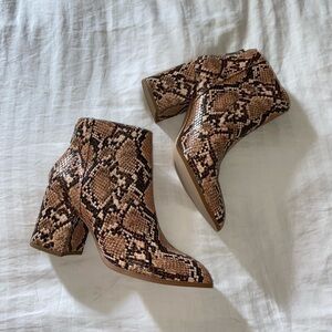 Steve Madden Julianna Snake Embossed Bootie Size 5.5